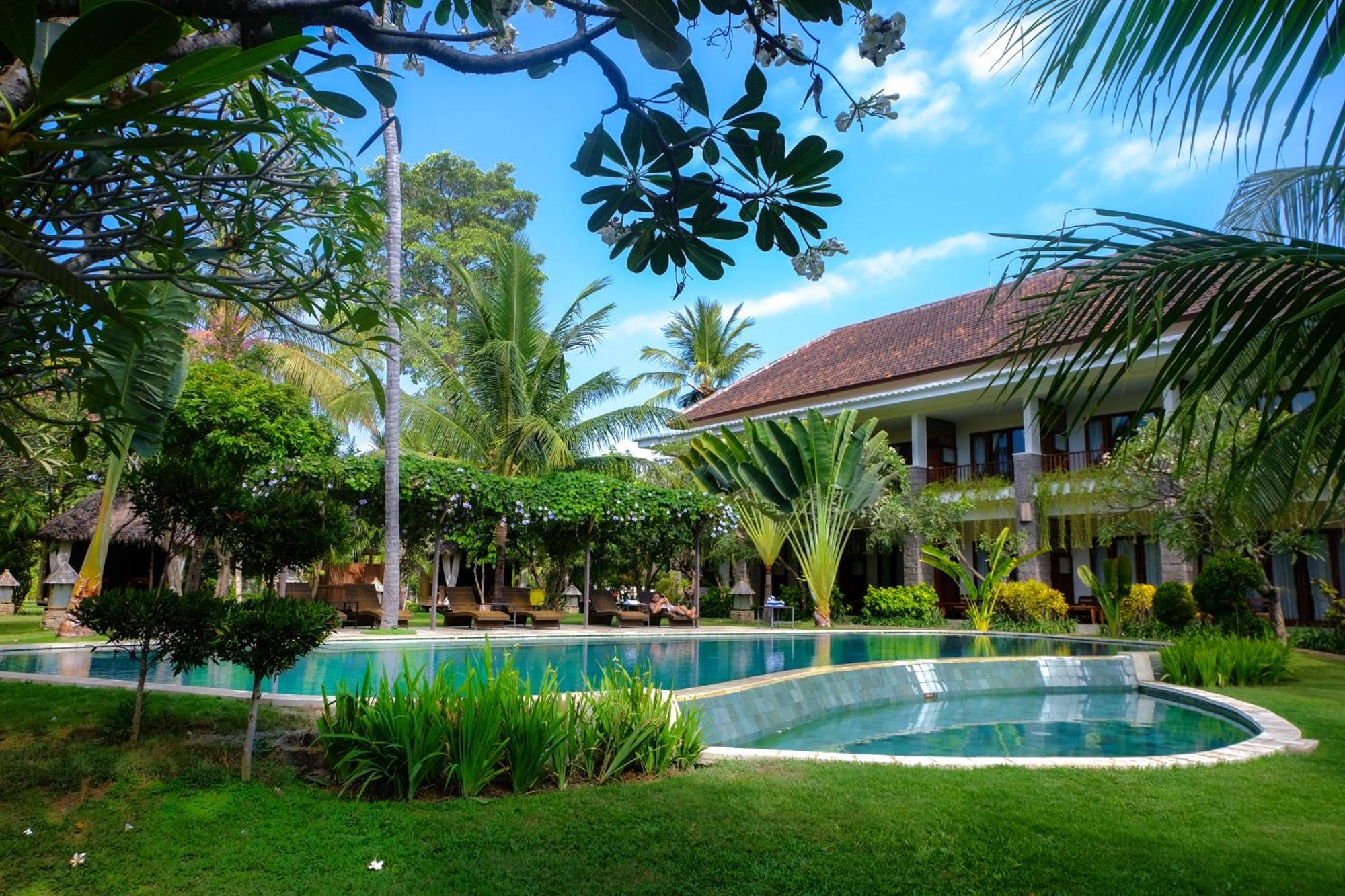 Mina Tanjung Hotel Exterior foto